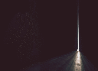 From Pub Crawls to Dead Thespians: Finding Ghosts That
Aren’t in Salem