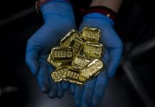 Bars and coins steal the shine from jewelry as Indians splurge up to $11 billion on gold this Diwali