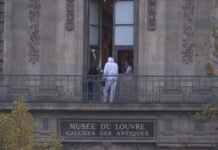 Video Search continues after brazen Louvre jewelry heist