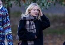 Playing Tourist, Sabrina Carpenter Nails Fall Style in New York