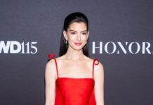 Anne Hathaway Is Wearing (Vintage) Valentino, For Crying Out Loud!