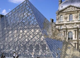 Two arrested in connection to jewelry heist at the Louvre