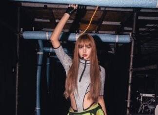 Lisa’s Stylists Brett Alan Nelson and Nan Nist on What Makes the Perfect Tour Look