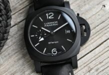 First Look – The New Luminor GMT Ceramica 40mm PAM01460, the
First-Ever 40mm Ceramic Panerai