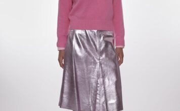 Stylish New Yorkers Are Wearing This Perfectly Weird ’90s Skirt Trend Everywhere This Fall