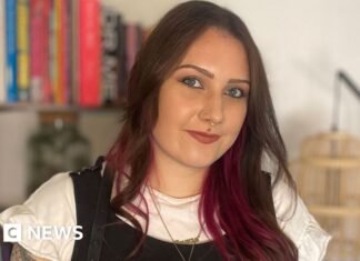 Graphic design graduates ‘competing’ against AI for jobs