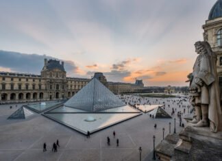 The Louvre Museum Robbed of 102 Million Dollars Worth of Historical Jewelry