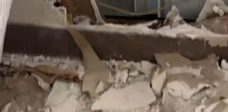 Burglars tunnel through California jewelry store wall