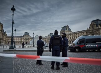 Five more arrested in France over Louvre jewellery heist, says prosecutor