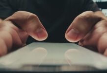 California, White House Clash Over Who Should Regulate Artificial Intelligence