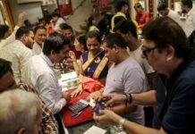 India Restricts Imports of Platinum Jewelry Until Next April