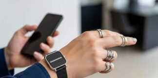 Ring watches: time on the finger, the 2025 watchmaking trend