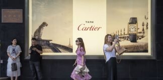 Richemont Sales Climb on China, US Demand for Watches