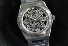 First Look – The New Girard-Perregaux Laureato Three Gold
Bridges, Merging Past And Present (Incl. Video)