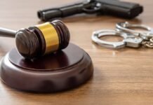 Shots fired, 1 injured during attempted jewelry store robbery in Murray