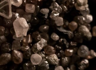 De Beers’ Branded, Traceable Diamonds Roll Out to 19 Retailers