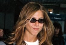 Jennifer Aniston’s 1999 Airport Outfit Formula Is Still Worn By the Chicest Passengers at LAX, CPH, and CDG