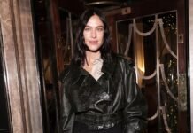 Looking Elegant and Cool in Flared Pants RN Means Wearing Them With This Shoe Trend