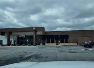 ‘I’m not happy’: Jewelry store owner among handful of businesses forced to vacate Henrietta’s Marketplace Mall by New Year’s Eve