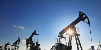 Oil prices slide to $64.94 as market watches U.S. government reopening, supply concerns