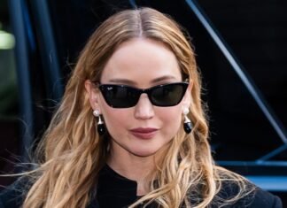 Scarf Belts Won’t Look Dated *If* You Wear Them With This Skinny-ish Denim Trend