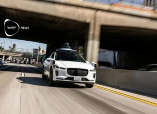 🚗 Waymo first with driverless taxi rides on highways in the US