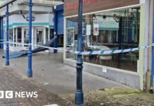 Raiders snatch jewellery worth thousands from Bognor shop