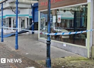 Raiders snatch jewellery worth thousands from Bognor shop