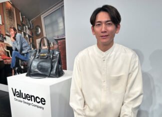 Japanese buyer shows off $10-million handbag