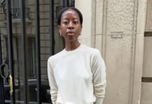 Just as Chic as Black and Navy, Jumpers in This Colour Always Look Elegant With Jeans