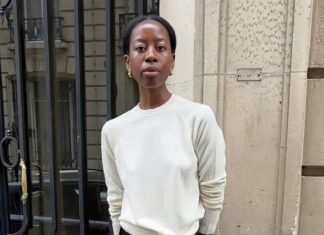 Just as Chic as Black and Navy, Jumpers in This Colour Always Look Elegant With Jeans
