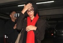 Zoë Kravitz and New York It Girls Are Wearing This Highly Specific, Outfit-Making Scarf Trend