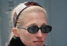 Carolyn Bessette Kennedy Never Wore Jewelry But Made an Exception for This One Necklace Trend