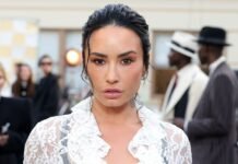 Black Tights Can Look Basic—Except When You Wear Them With Demi Lovato’s Specific Skirt Trend