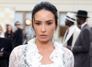 Black Tights Can Look Basic—Except When You Wear Them With Demi Lovato’s Specific Skirt Trend