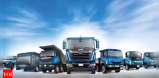 Commercial vehicle manufacturers eye heavy duty demand – The Times of India