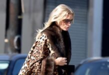 It’s Official: The Best Shoe Colour to Wear With Blue Jeans Was Considered “Dated” a Year Ago