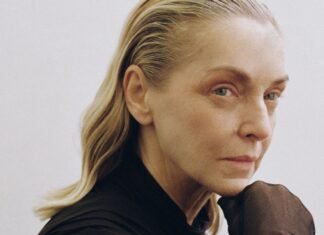 The Best Hair Color for Older Women Tones Down Grays to Revive Shine