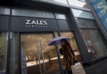 CEO of Jewelry Juggernaut Strikes Cautious Note on US Consumers