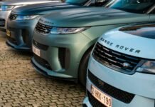 Range Rover SV Bespoke Pushes the Art of Luxury Into New Territory