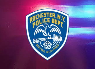 Suspect seriously injured after entering Rochester jewelry store through roof, police say