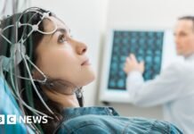 Experts warn AI is making your brain work less