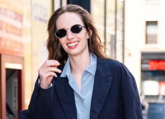Introducing the Prettiest Legging Color Trend of 2026, As Worn By Maya Hawke