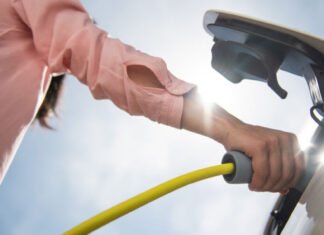 More than a quarter of new car registrations in France are electric