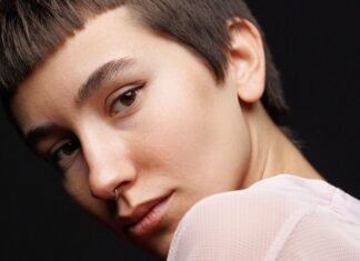 How to Apply Eyeliner to Hooded Eyes, According to the Pros