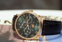 In pictures: Blancpain Villeret Quantième Perpétuel with
Green Dial