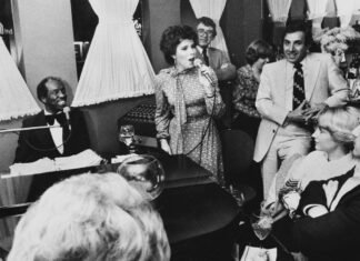 Juell Kadet, local jewelry chain executive and nightclub singer, dies at 96