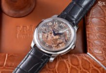 Up Close: F.P. Journe Répétition Souveraine Smoked
Sapphire