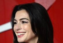 Anne Hathaway: Dive Into The Star’s 16 Best Jewelry Looks