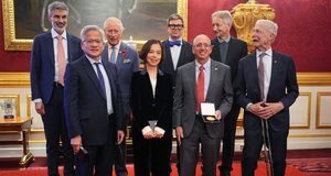 Geoffrey Hinton: AI is coming for many more jobs in 2026